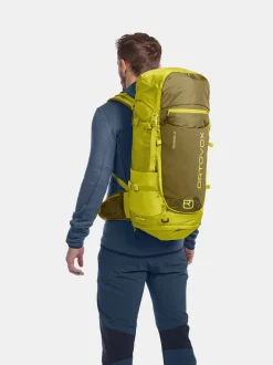 Shop ORTOVOX TRAVERSE 40 blackraven